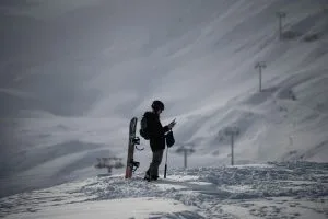 How to Choose a Snowboard: The Complete 2026 Buying Guide