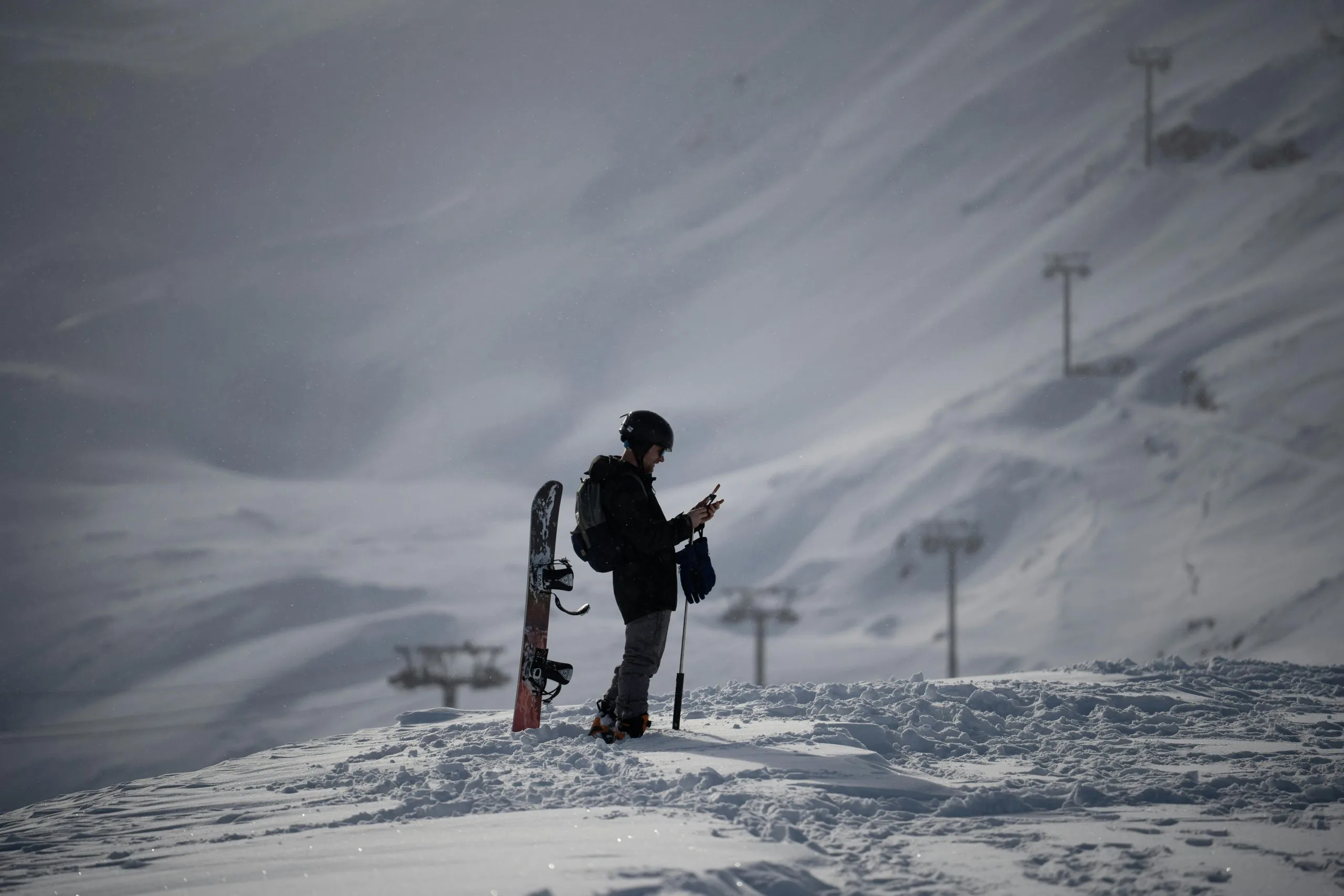 How to Choose a Snowboard: The Complete 2026 Buying Guide